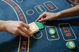 Người dùng tham gia bàn Live Casino qq8886 trên điện thoại di động